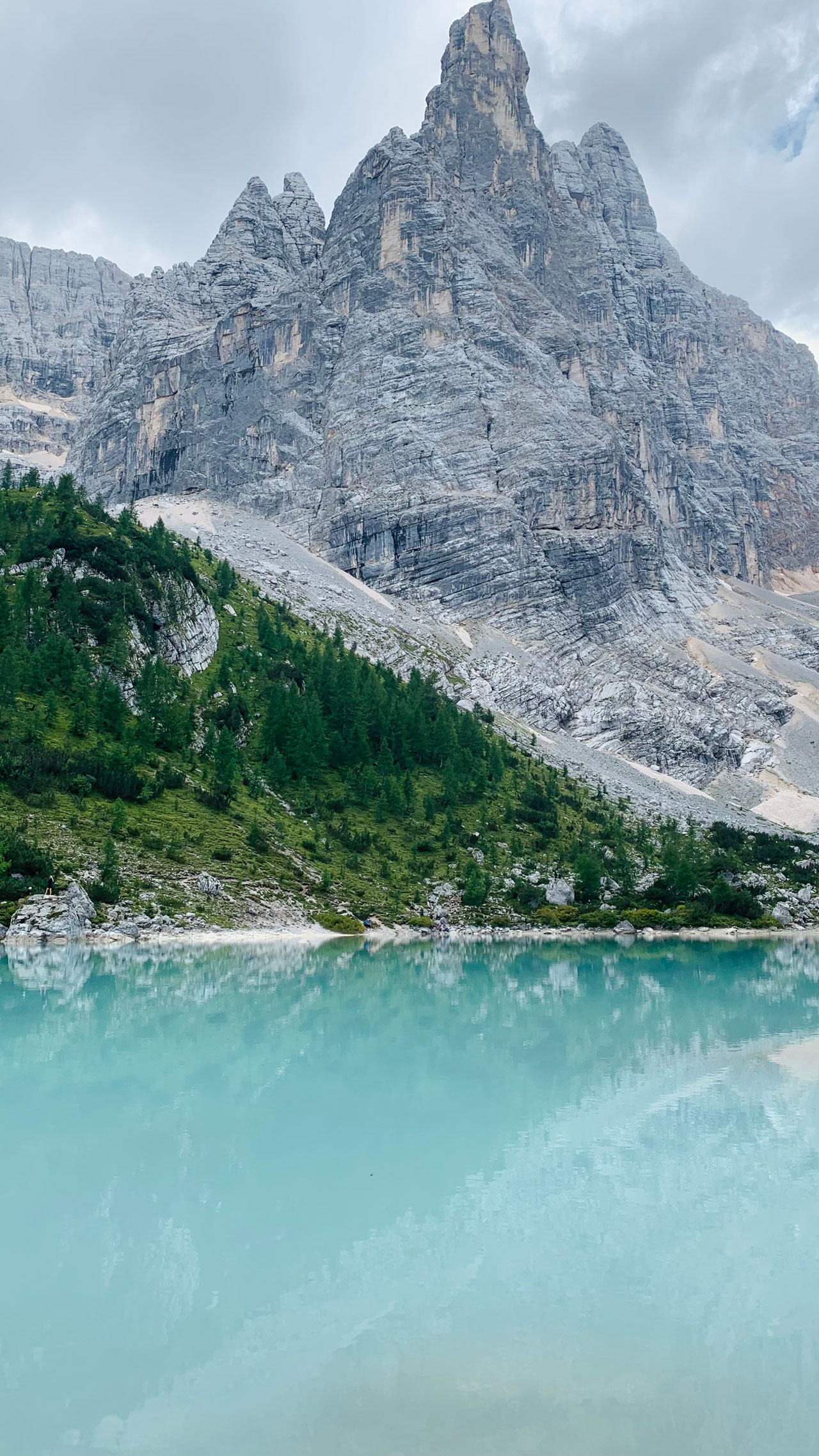 Dal lago Sorapis il Dito di Dio